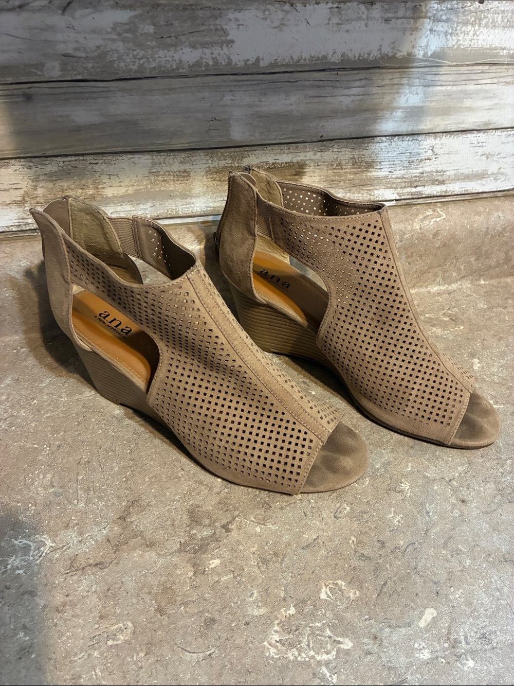 a.n.a Size 9 Taupe Perforated Peep-Toe Wedge Sandals